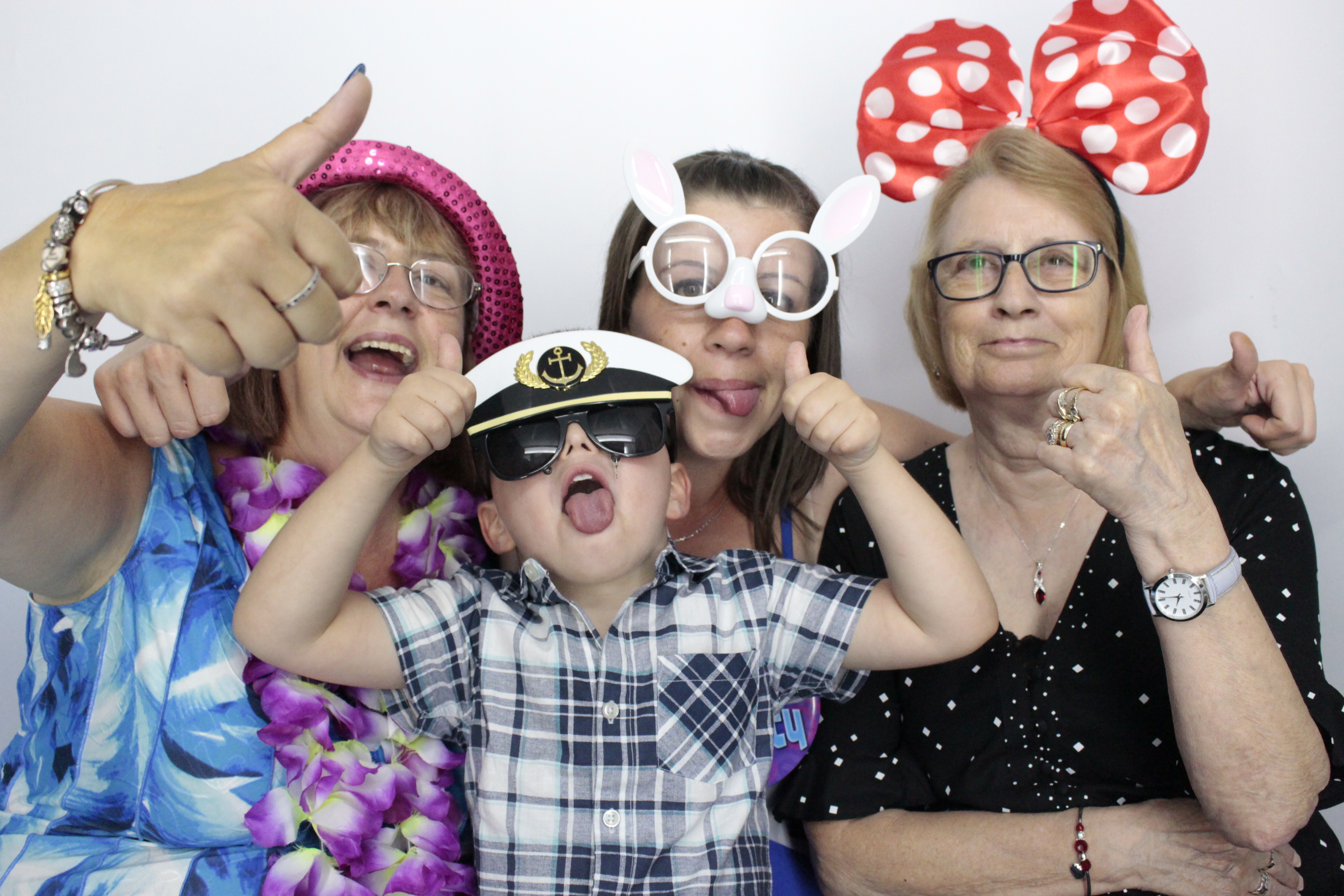 Kerry's 30th Birthday | View more photos from the event at gallery.myphotoboothexperience.co.uk/u/MyPhotoBoothExperienceLtd/Kerrys-30th-Birthday